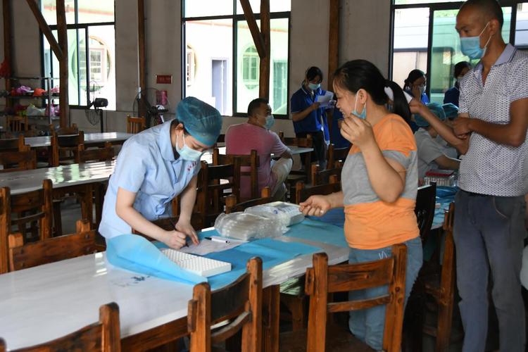 請進來走出去我院健康管理中心為白云區企業返崗員工開展體檢服務